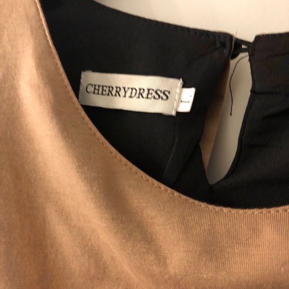 Flowy Blouse - Picture 2 of 3